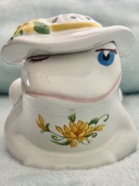 1980 Vintage Ceramic Pomander Avon Winking Frog Potpourri Holder Figurine